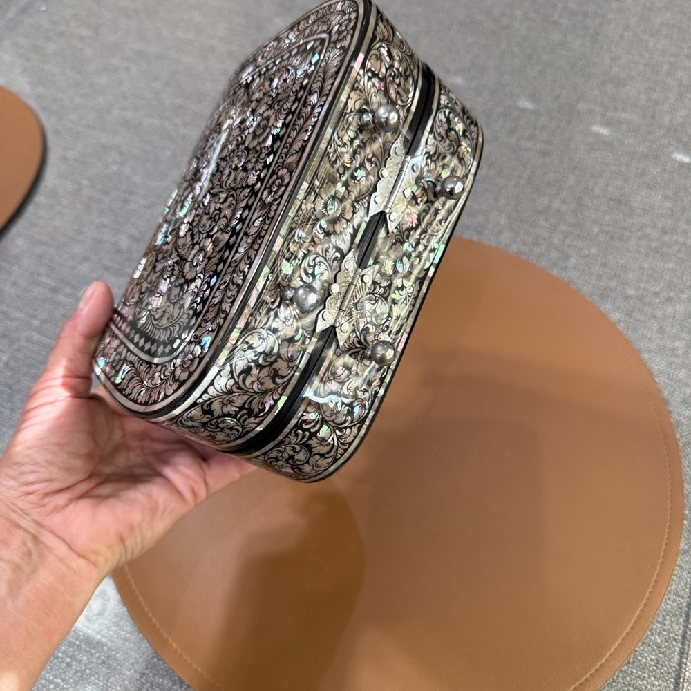 Vintage mother of pearl purse - Picture 4 of 6